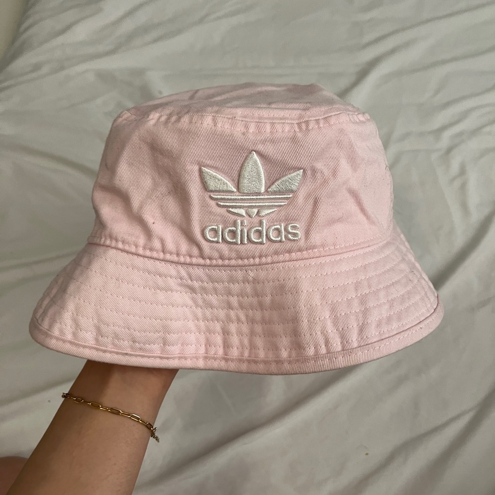 Adidas bucket hat